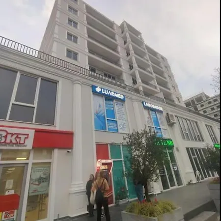 Modern Overlooking The Of Tirana Διαμέρισμα