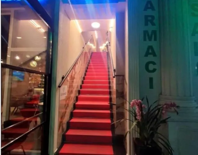 Modern Overlooking The Of Tirana 公寓 Kamez