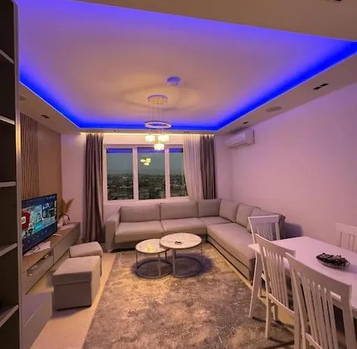 Modern Overlooking The Of Tirana 公寓 *